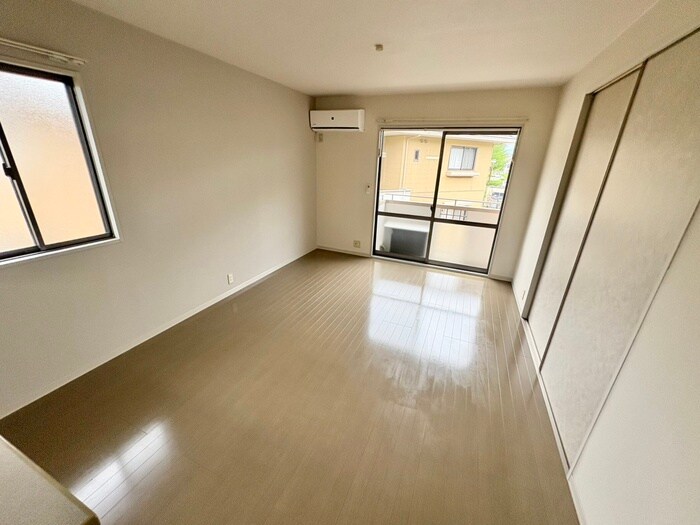 物件内観写真3　(居室)