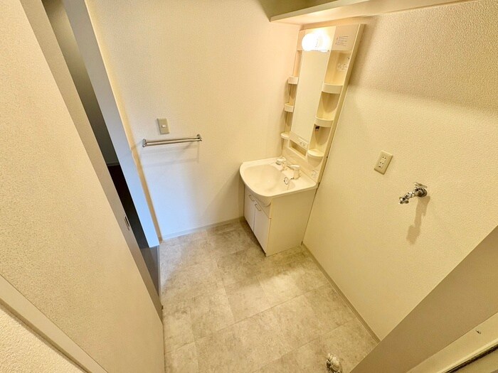 物件内観写真9　(洗面)