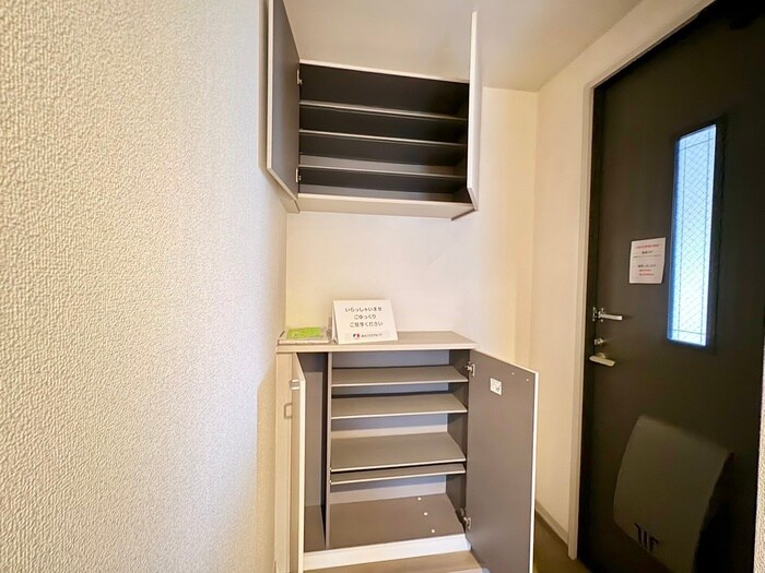 物件内観写真14　(靴箱)