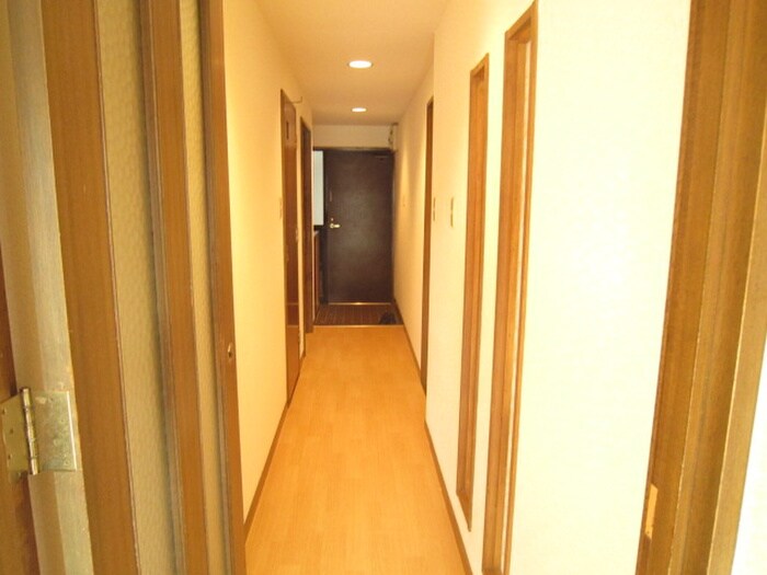 物件内観写真16　(廊下)