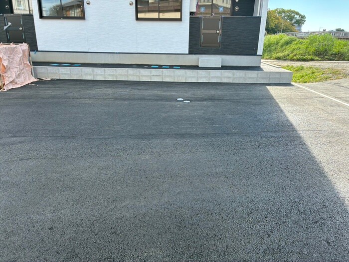 物件外観写真4　(駐車場)