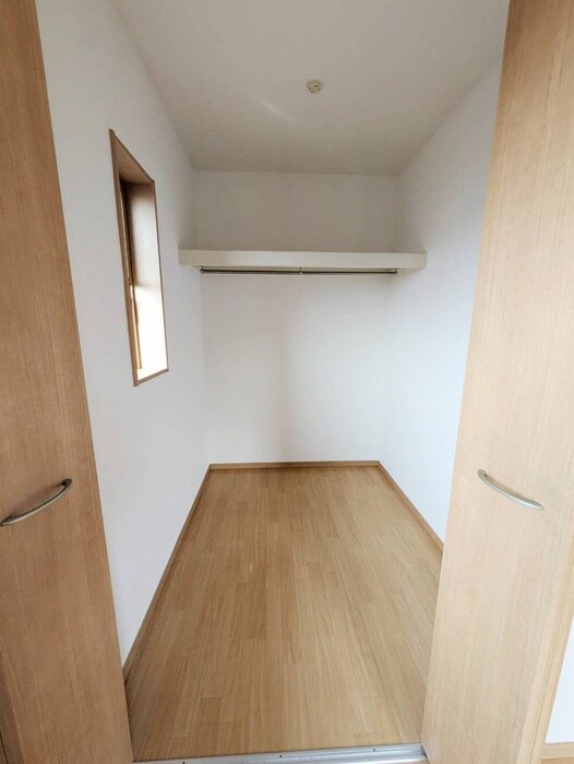 物件内観写真11　(収納)