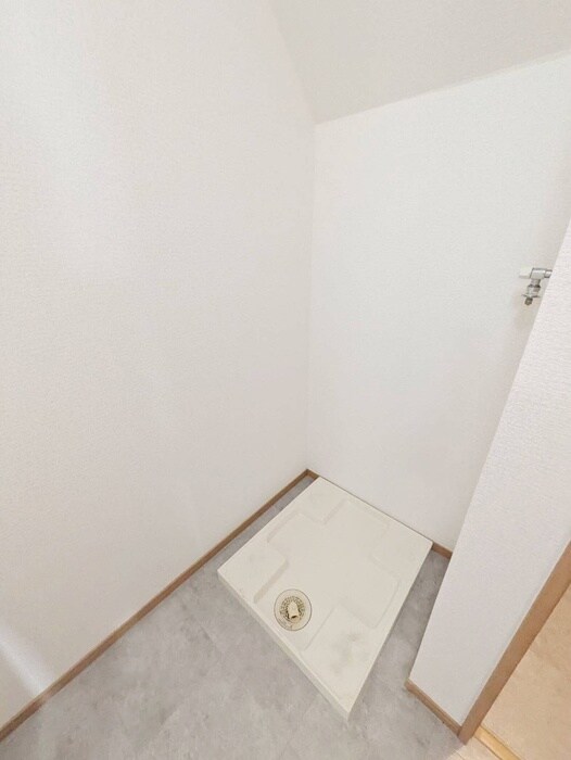 物件内観写真17　(洗濯機置場)