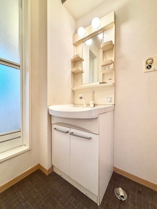 物件内観写真9　(洗面)