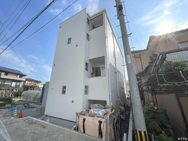 建築中
