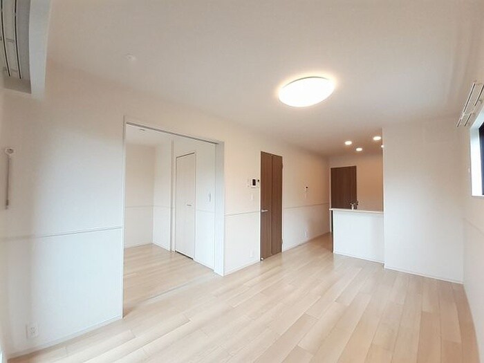 物件内観写真8　(居室)