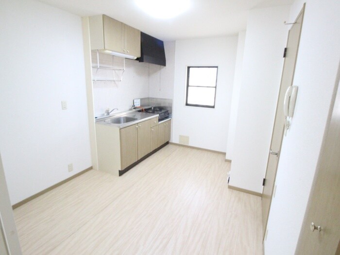 物件内観写真4　(居室)