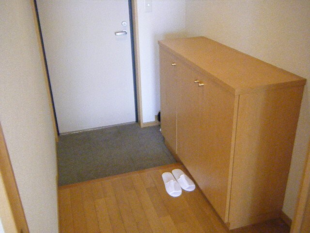 物件内観写真13　(玄関)