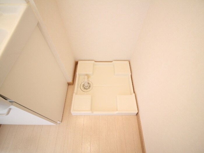 物件内観写真12　(洗濯機置場)