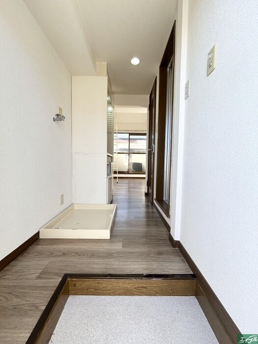 物件内観写真15　(玄関)