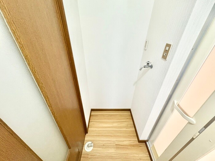 物件内観写真18　(洗濯機置場)