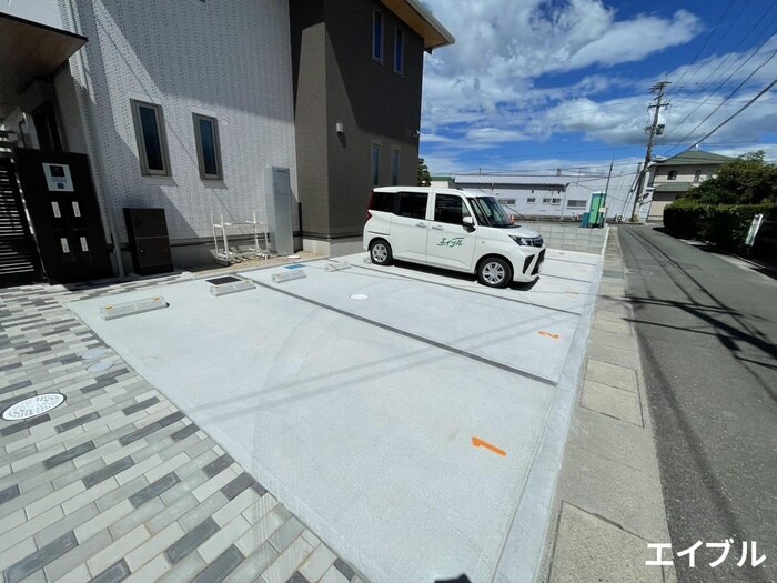 物件外観写真6　(駐車場)