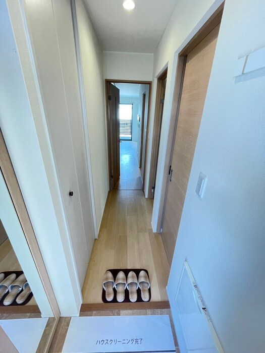 物件内観写真18　(廊下)