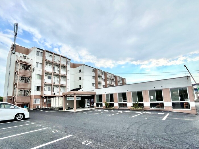 物件外観写真2　(駐車場)