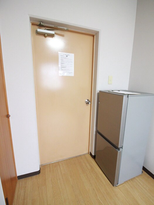 物件内観写真13　(玄関)