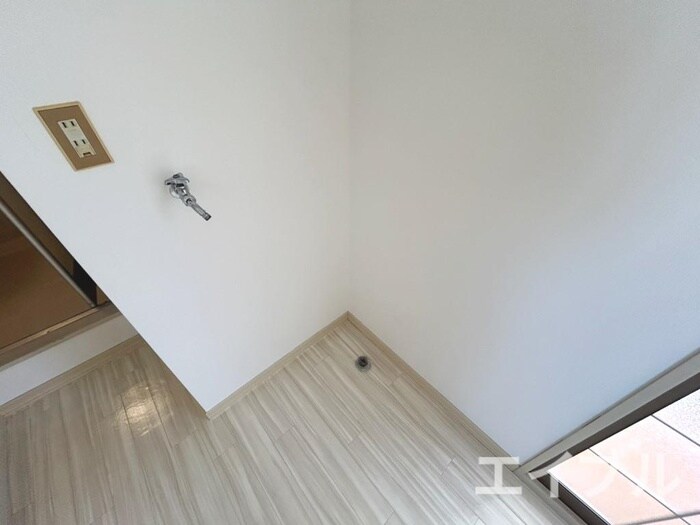 物件内観写真16　(洗濯機置場)