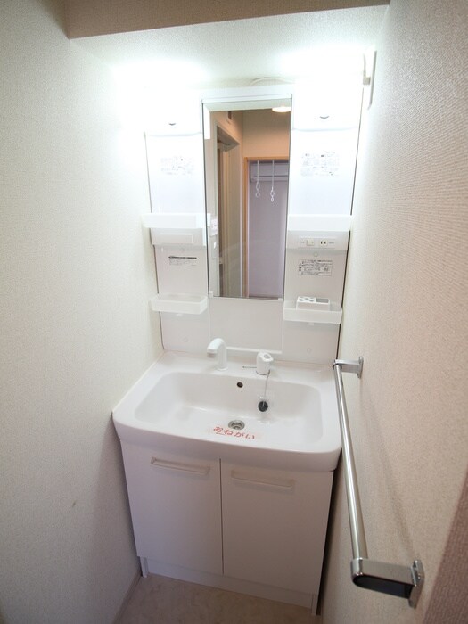 物件内観写真8　(洗面)