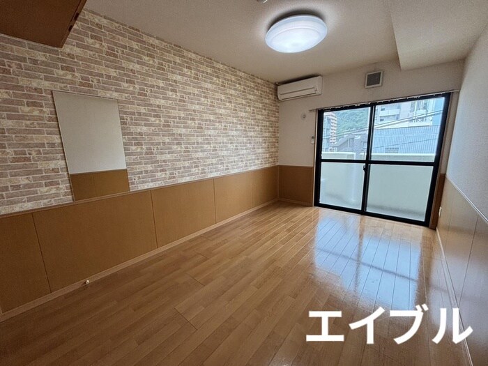 薬師愛ビルの居室