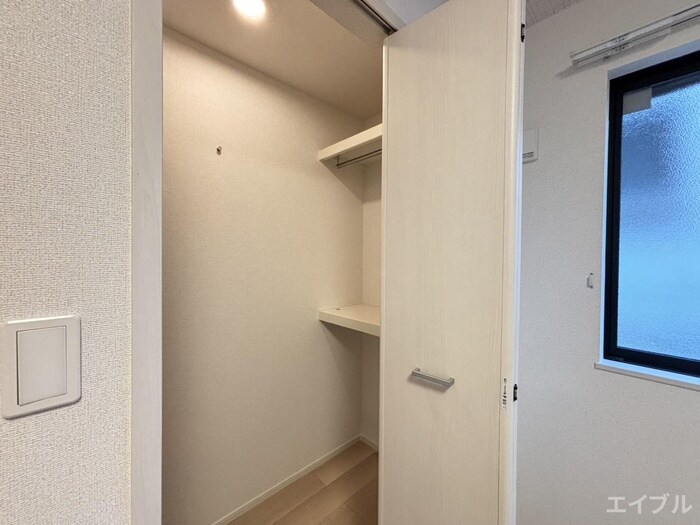 物件内観写真12　(収納)