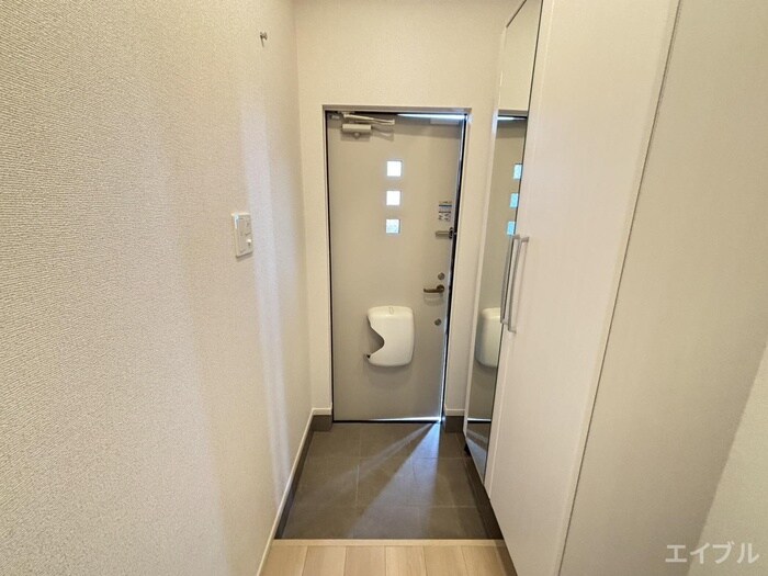 物件内観写真14　(玄関)