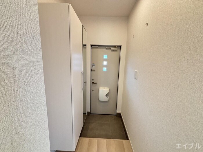 物件内観写真15　(玄関)