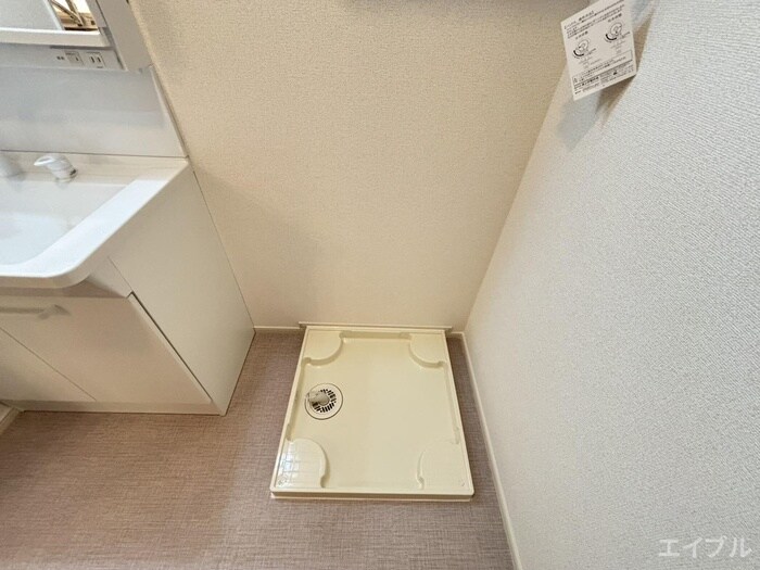 物件内観写真18　(洗濯機置場)