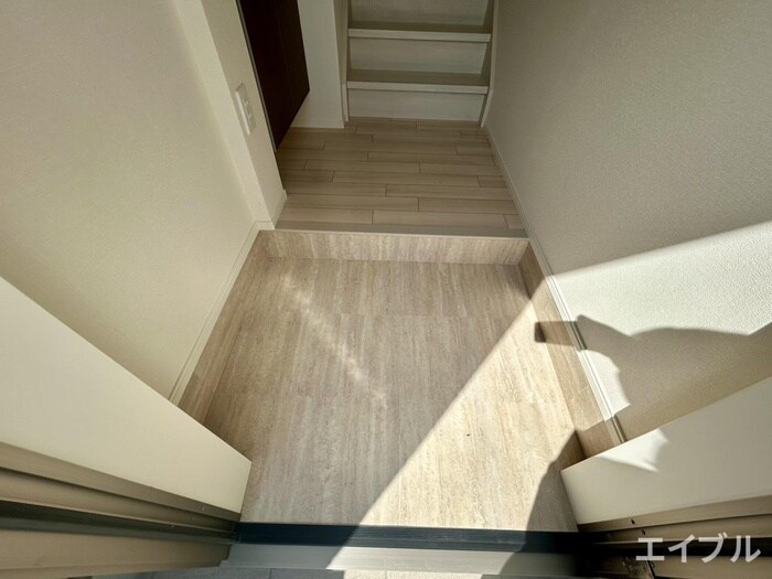 物件内観写真15　(玄関)