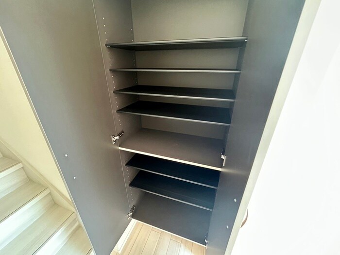 物件内観写真15　(靴箱)