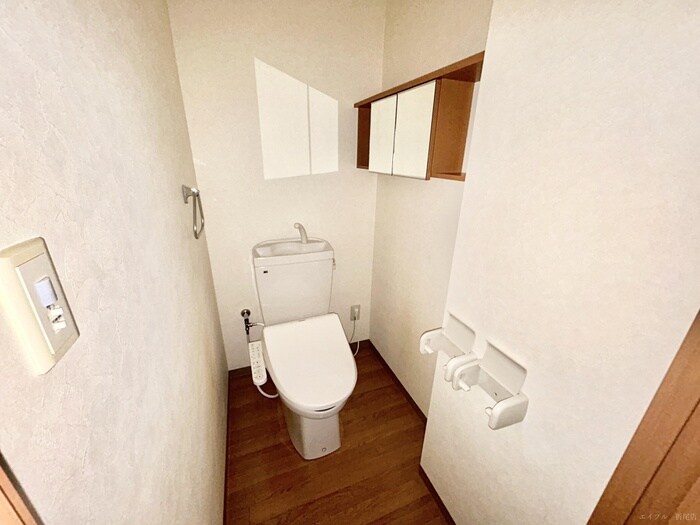 物件内観写真8　(トイレ)