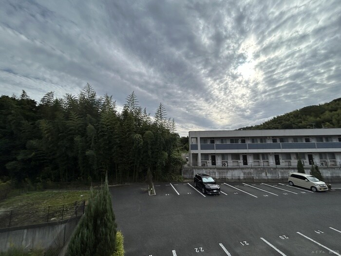 物件内観写真14　(室内からの展望)