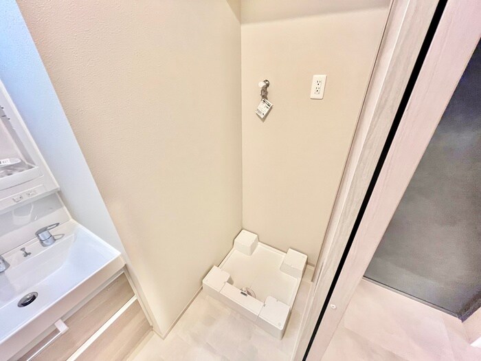 物件内観写真12　(洗濯機置場)