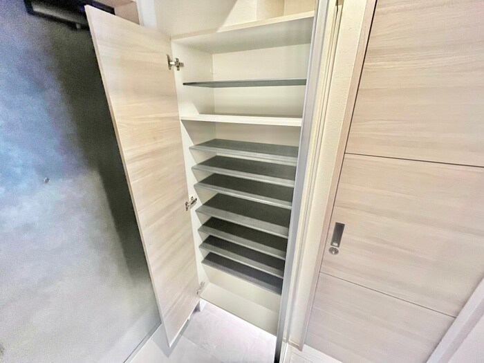 物件内観写真14　(靴箱)