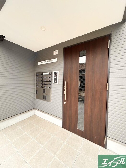 物件外観写真3　(エントランス部分)