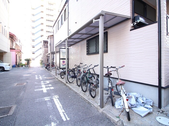 物件外観写真4　(駐輪場)