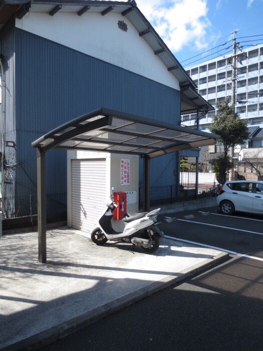物件外観写真2　(駐輪場)