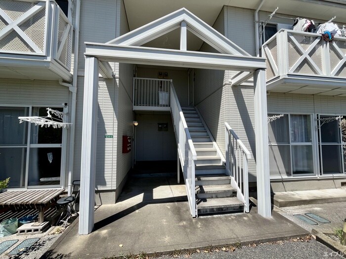 物件外観写真4　(エントランス部分)