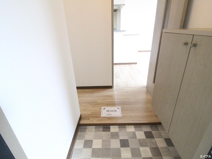 物件内観写真13　(玄関)