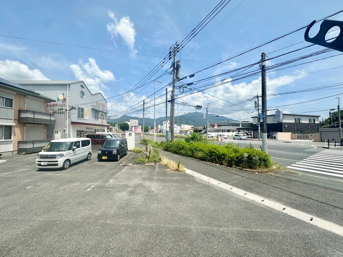 物件内観写真11　(室内からの展望)