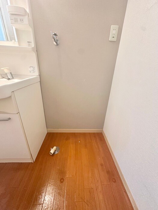 物件内観写真14　(洗濯機置場)