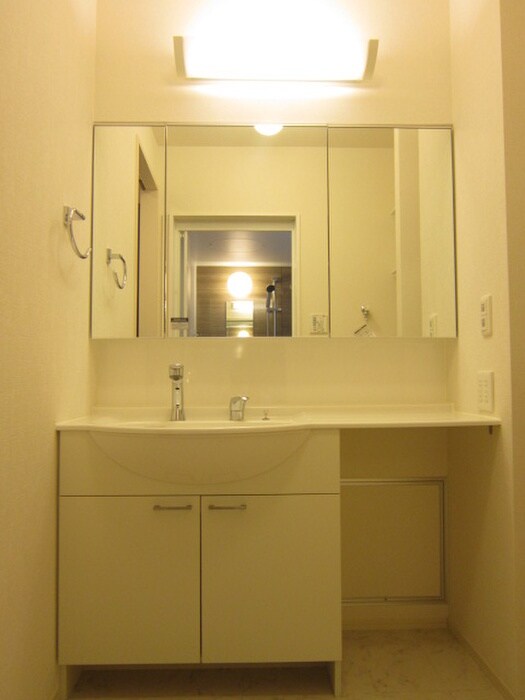 物件内観写真10　(洗面)