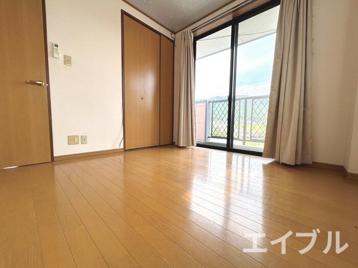 物件内観写真9　(居室)