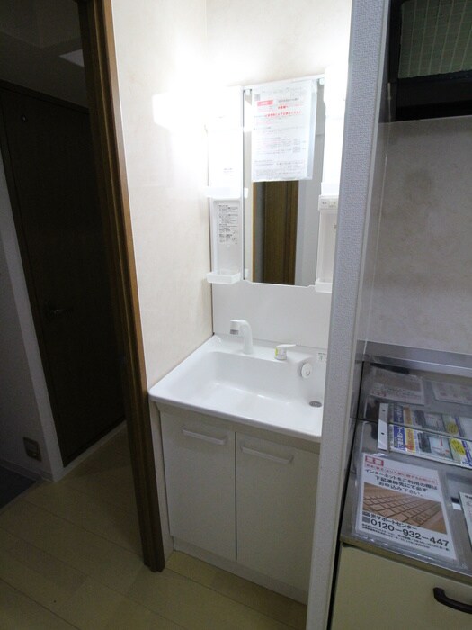 物件内観写真11　(洗面)