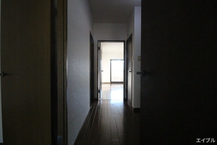 物件内観写真17　(廊下)