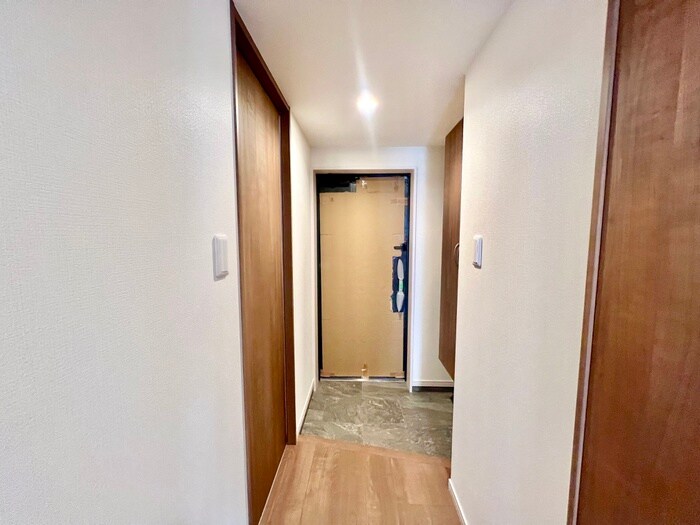 物件内観写真14　(玄関)