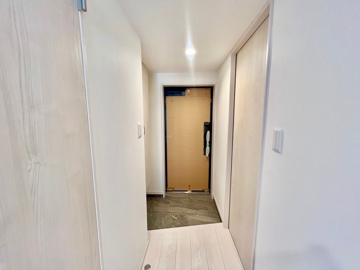 物件内観写真13　(玄関)