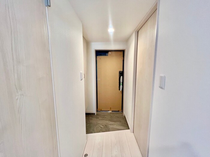 物件内観写真13　(玄関)