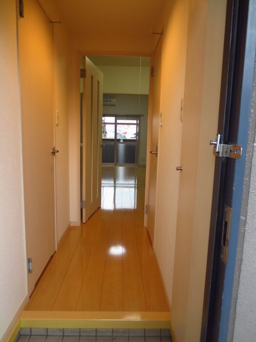 物件内観写真4　(廊下)