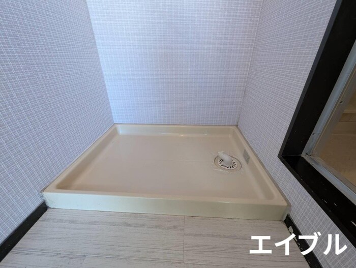 物件内観写真12　(洗濯機置場)