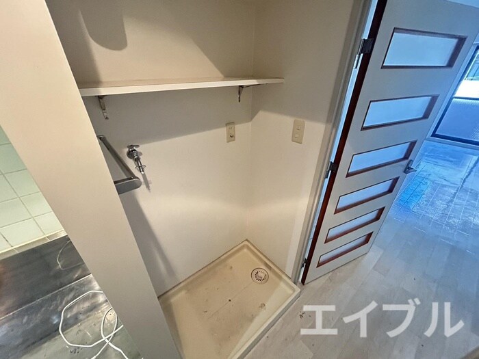 物件内観写真13　(洗濯機置場)