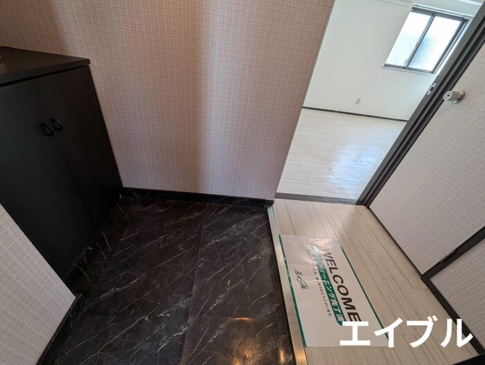物件内観写真16　(玄関)